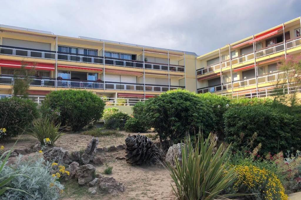 Charmant Studio Avec Terrasse Vue Mer A 50 M Apartment Sainte-Maxime Exterior photo